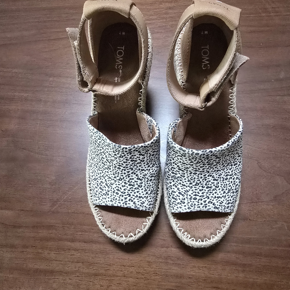 TOMS Leopard Print Sandals